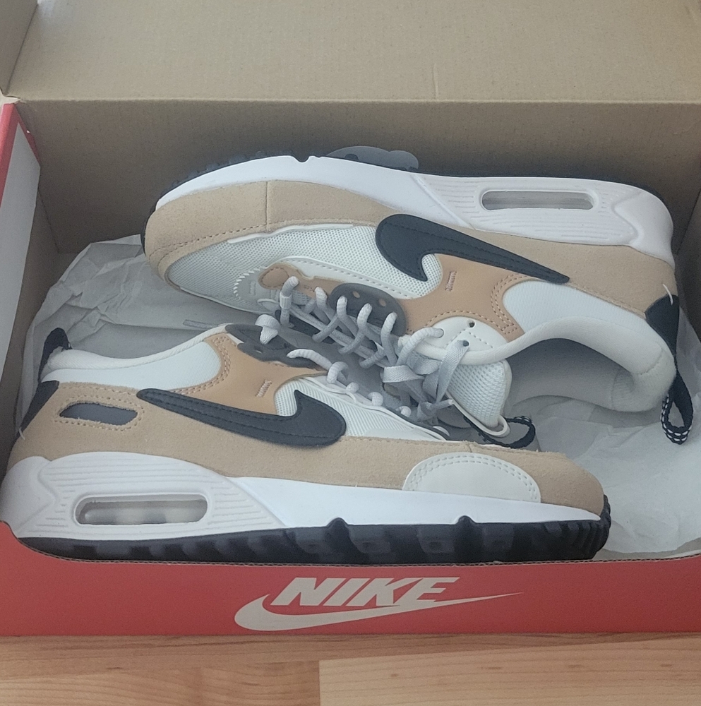 Nike Air Max 90 Futura Size 6.